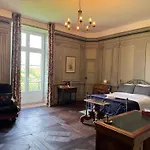 Chateau De Mauhic - 15th Century Bed & Breakfast Loubedat