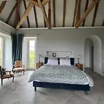 Bed & Breakfast Chateau De Mauhic - 15th Century *