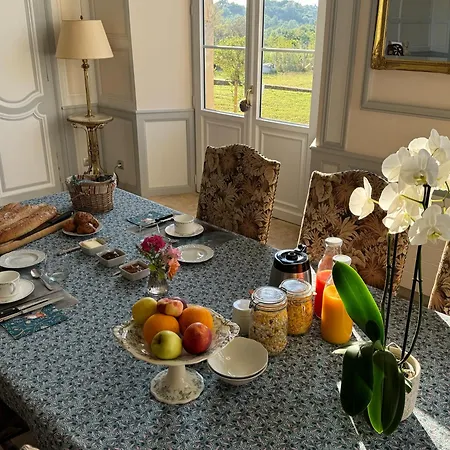 Chateau De Mauhic - 15th Century Loubedat