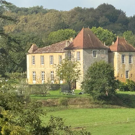 Chateau De Mauhic - 15th Century Bed & Breakfast Loubedat