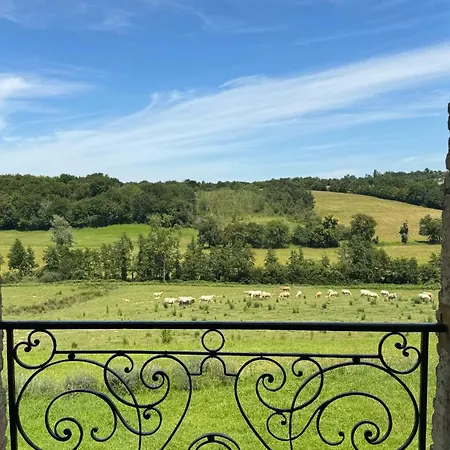 Chateau De Mauhic - 15th Century Bed and breakfast *