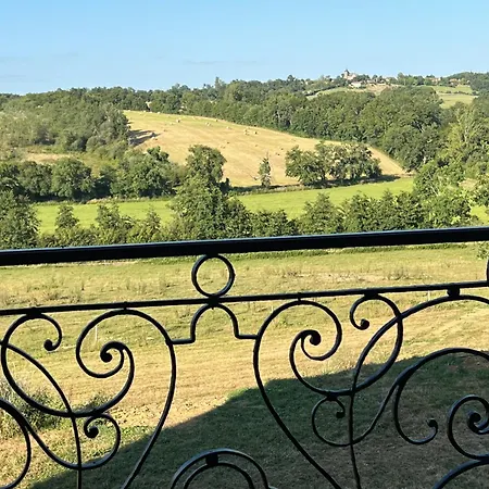 Chateau De Mauhic - 15th Century Bed & Breakfast