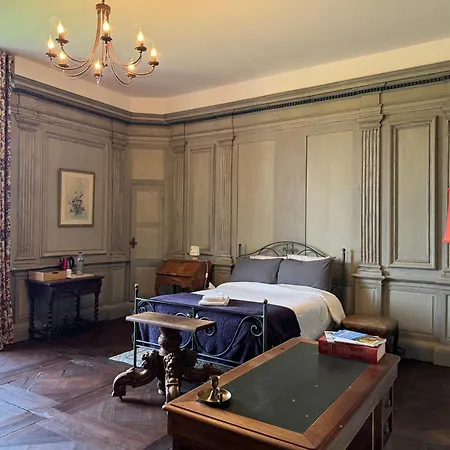 Chateau De Mauhic - 15th Century Bed & Breakfast *