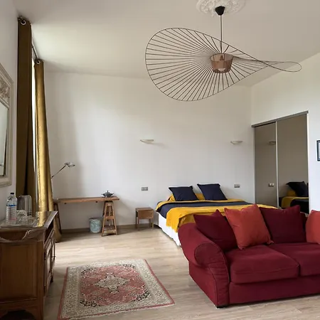 Chateau De Mauhic - 15th Century Bed & Breakfast Loubedat