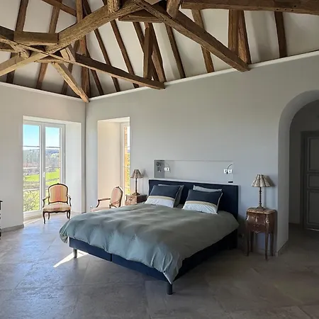 Chateau De Mauhic - 15th Century Bed and breakfast