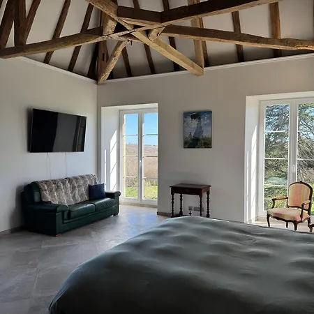 Bed and breakfast Chateau De Mauhic - 15th Century Loubedat