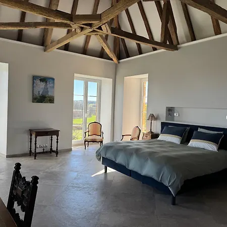 Chateau De Mauhic - 15th Century Bed and breakfast *