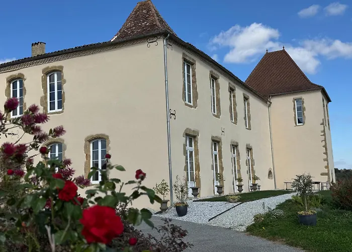 Chateau De Mauhic - 15th Century Bed and breakfast