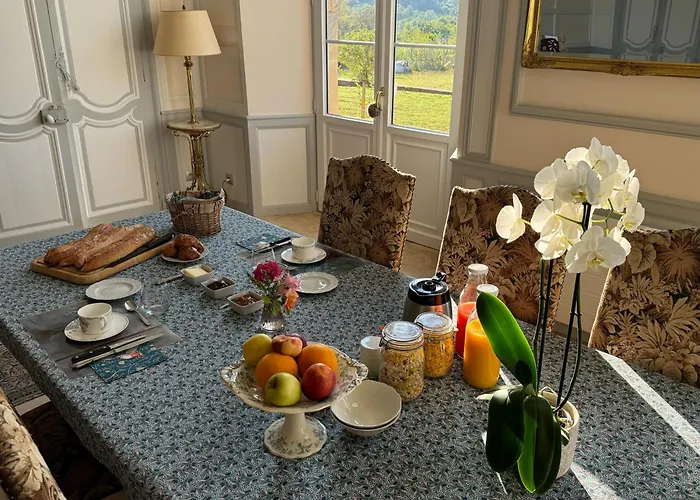 Chateau De Mauhic - 15th Century Loubedat