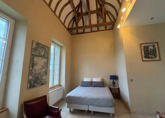 Chateau De Mauhic - 15th Century Bed and breakfast