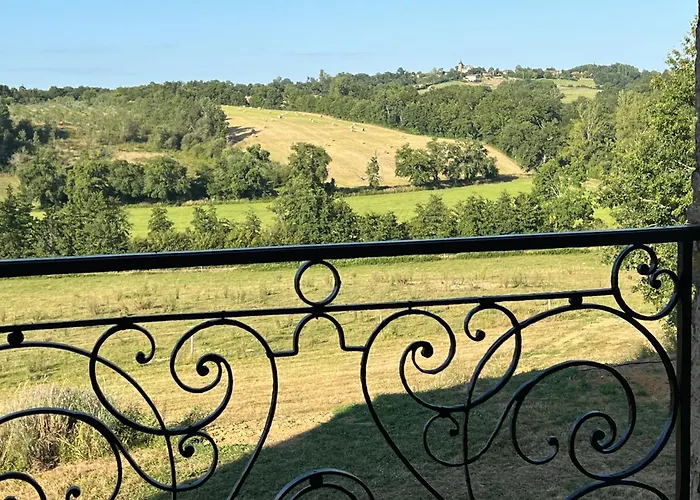 Chateau De Mauhic - 15th Century Bed and breakfast