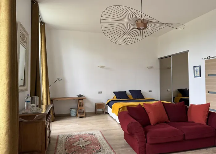 Chateau De Mauhic - 15th Century Bed and breakfast Loubedat