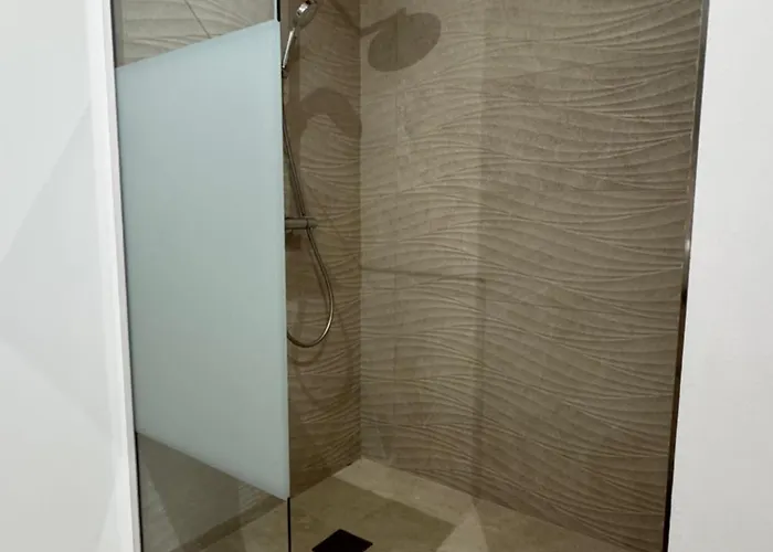 Chateau De Mauhic - 15th Century Bed and breakfast