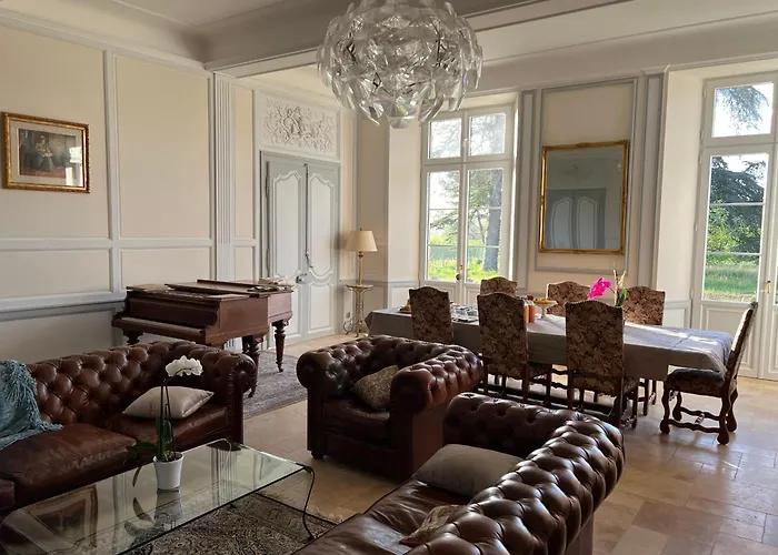 Chateau De Mauhic - 15th Century Bed and breakfast